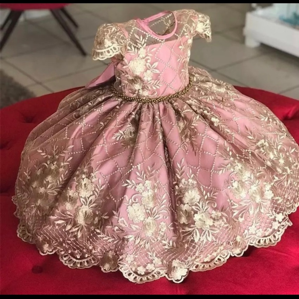 Girls dresses brand new size 3-4 years
